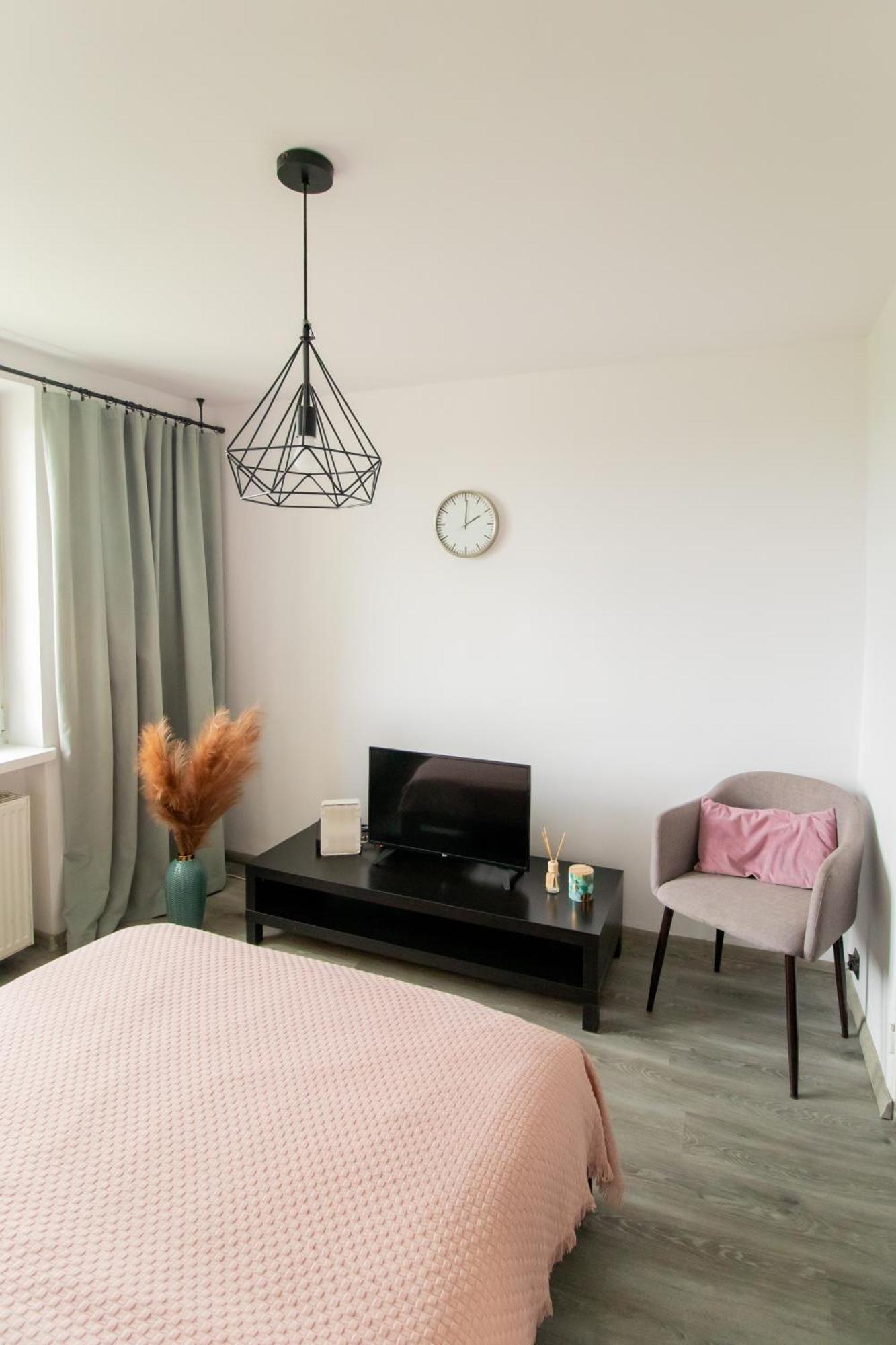 Piotrapartments - Daleka Cozy Train&Airport Apartment Varsovia Exterior foto
