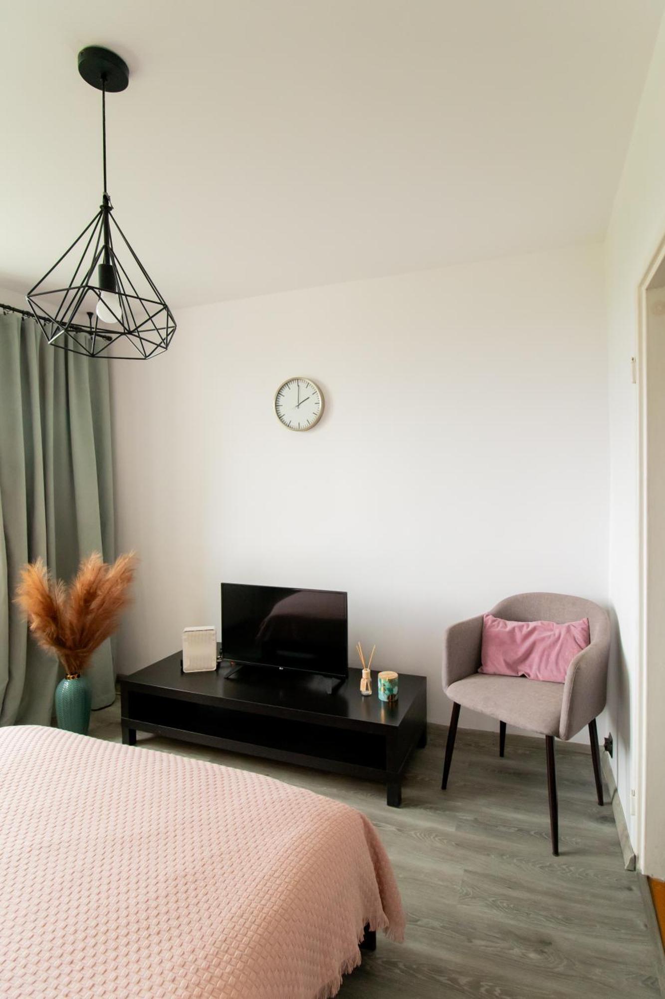 Piotrapartments - Daleka Cozy Train&Airport Apartment Varsovia Exterior foto