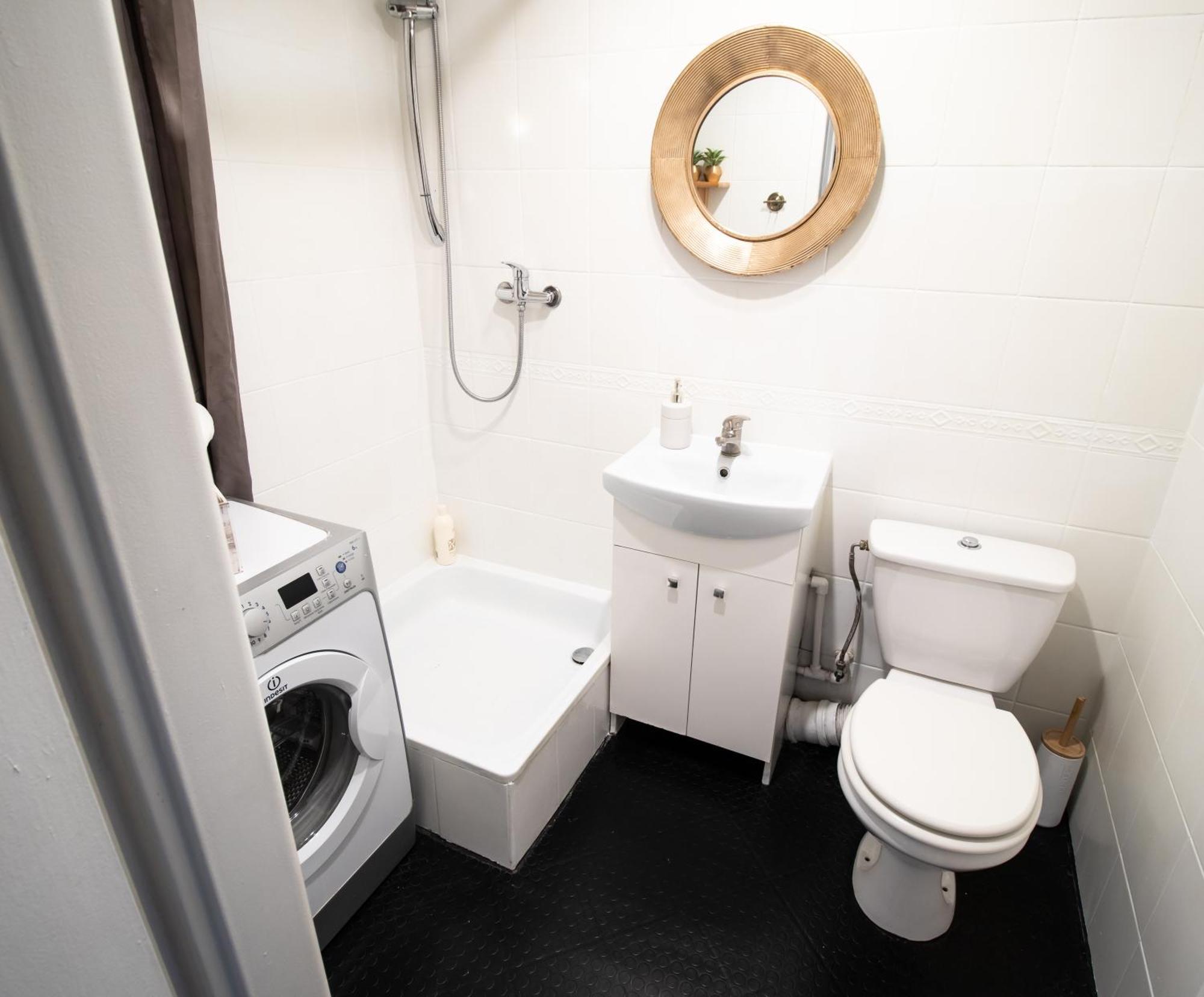 Piotrapartments - Daleka Cozy Train&Airport Apartment Varsovia Exterior foto