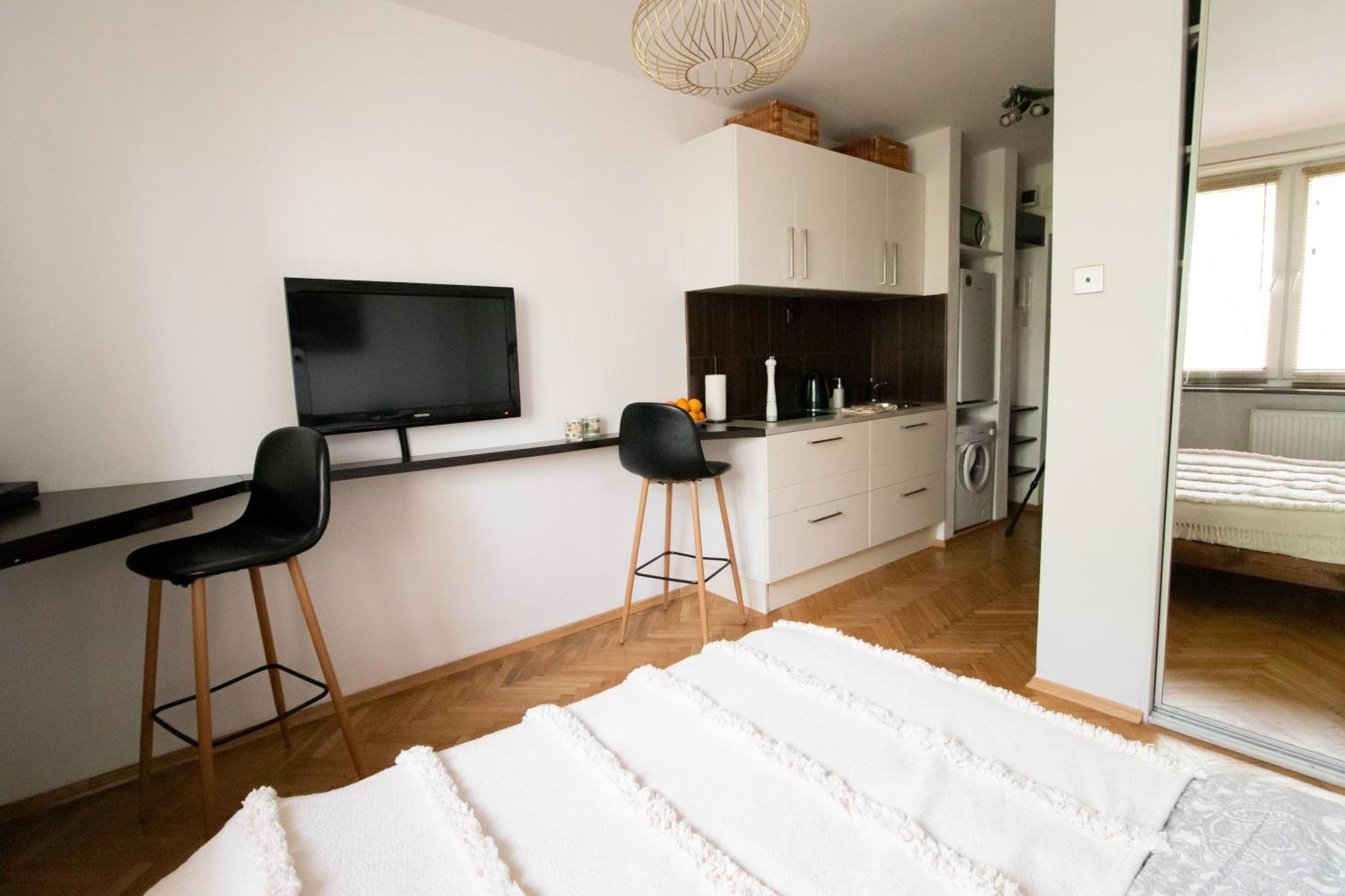 Piotrapartments - Daleka Cozy Train&Airport Apartment Varsovia Exterior foto