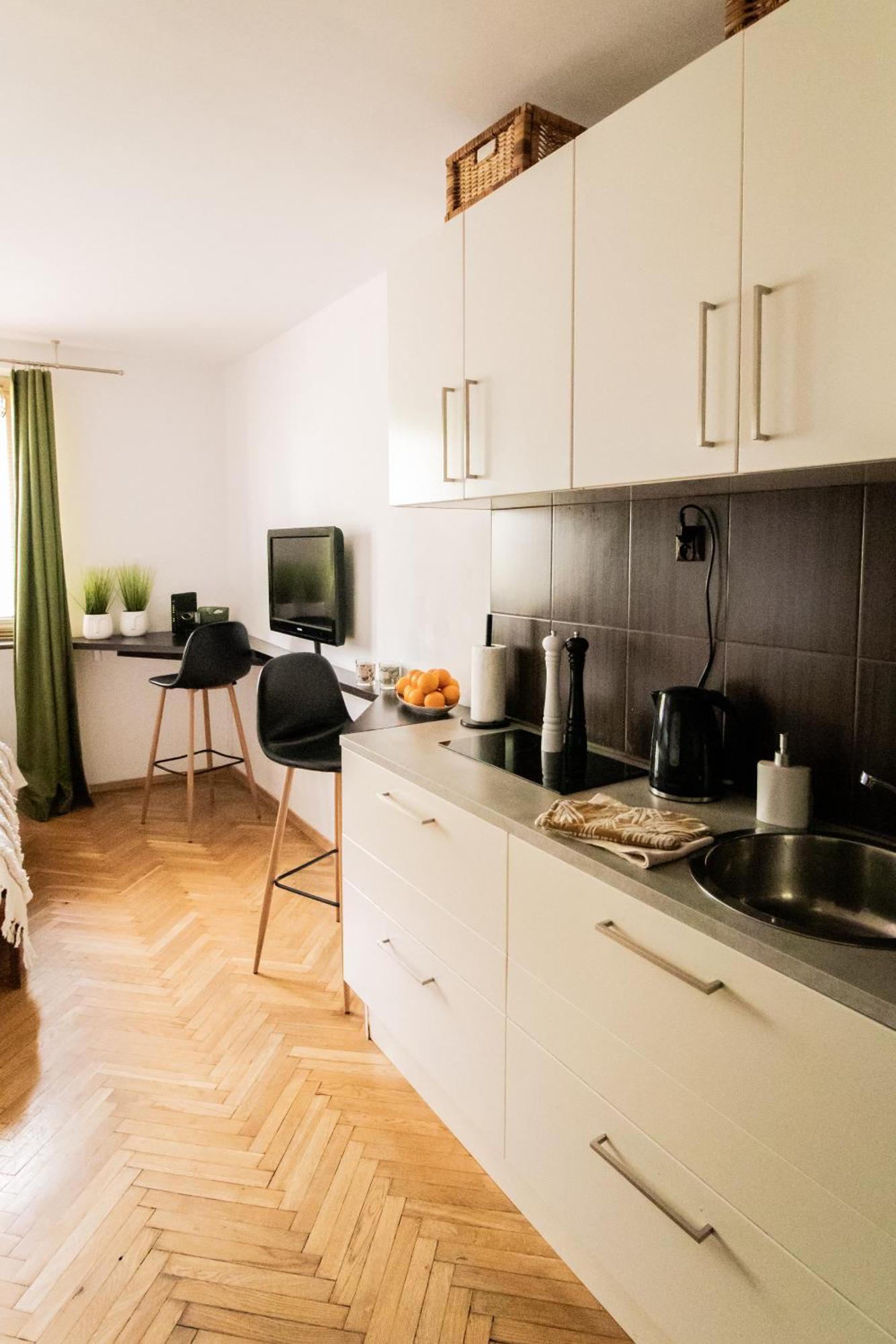 Piotrapartments - Daleka Cozy Train&Airport Apartment Varsovia Exterior foto
